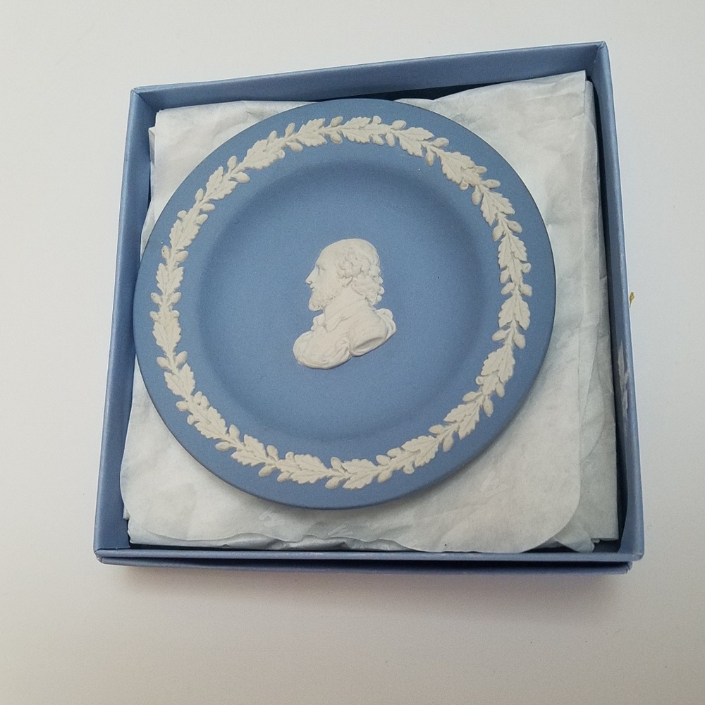 Wedgwood Jasper plate with box